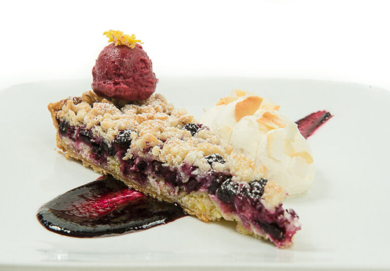 berries & cream crostada